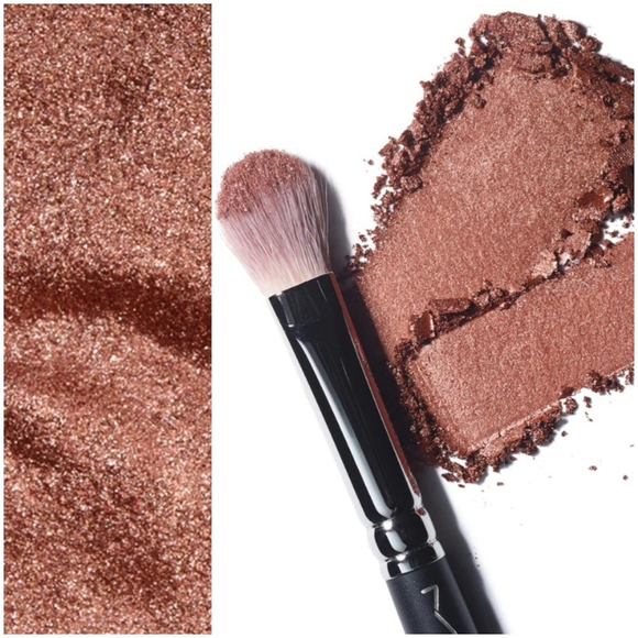 MAC Foiled Shadow *SAND TROPEZ* - Picture 3 of 5